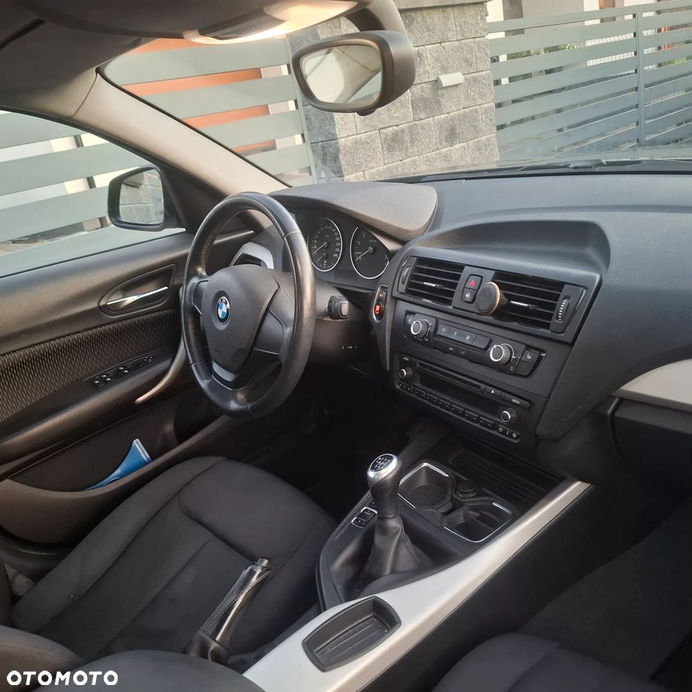 BMW Seria 1 116i - 27