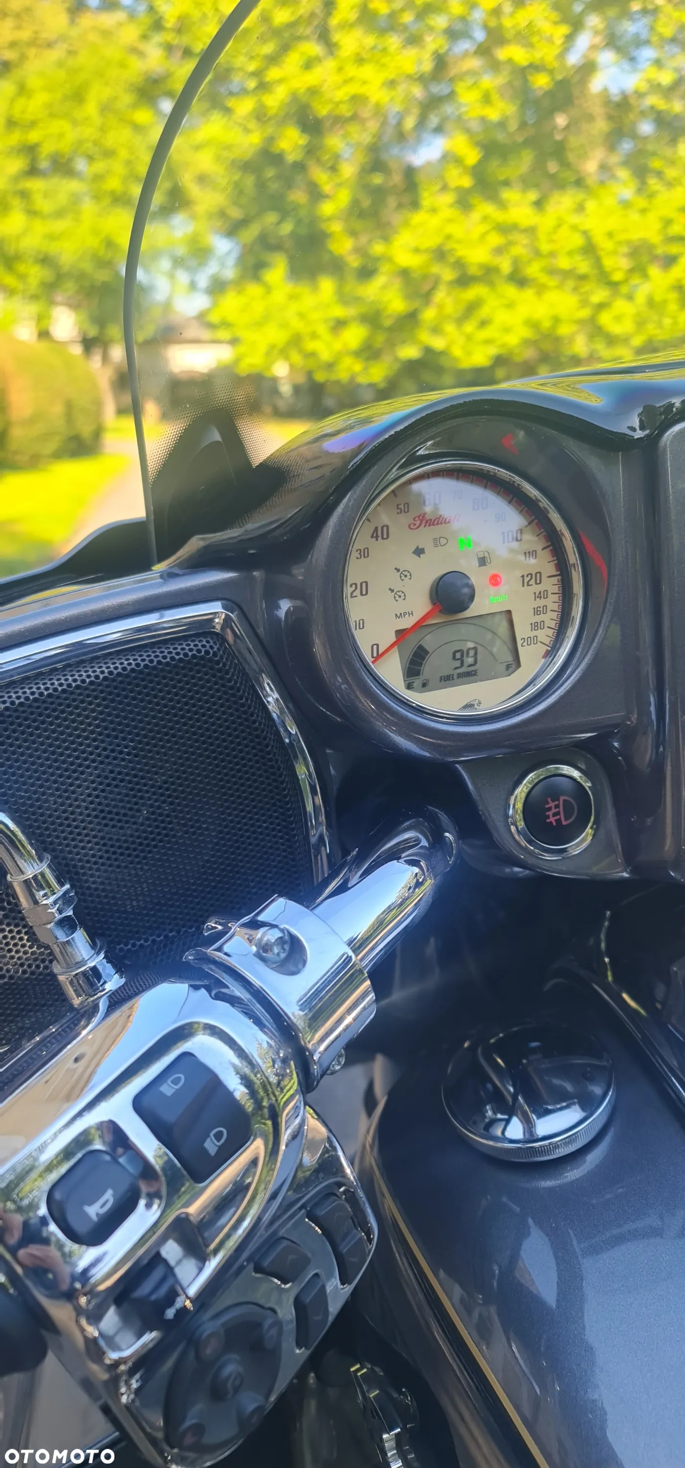Indian Roadmaster - 10