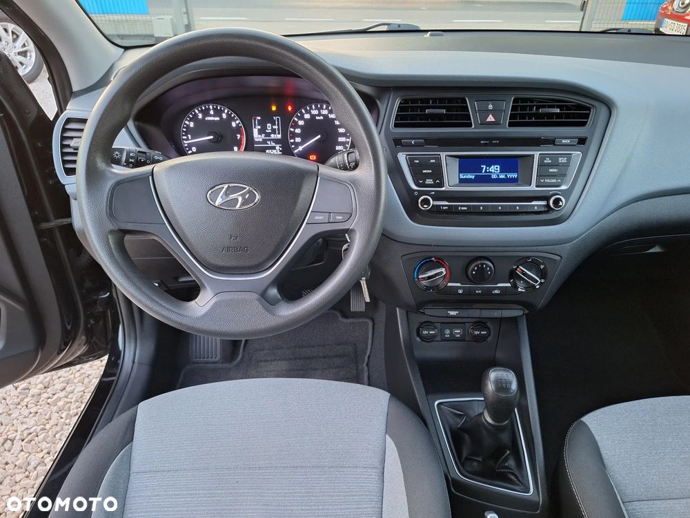Hyundai i20 1.2 Trend - 22