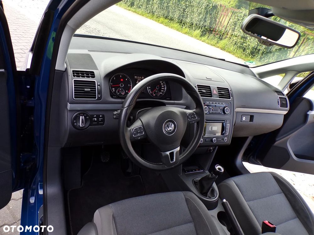 Volkswagen Touran 2.0 TDI DPF STYLE - 15