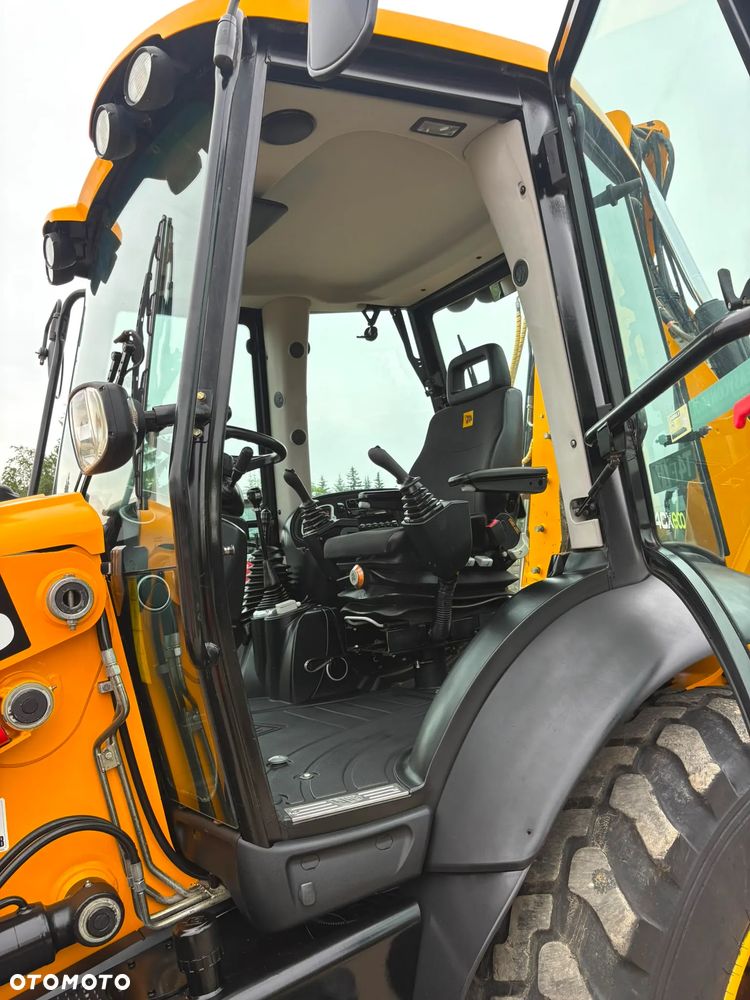 JCB 4CX - 36