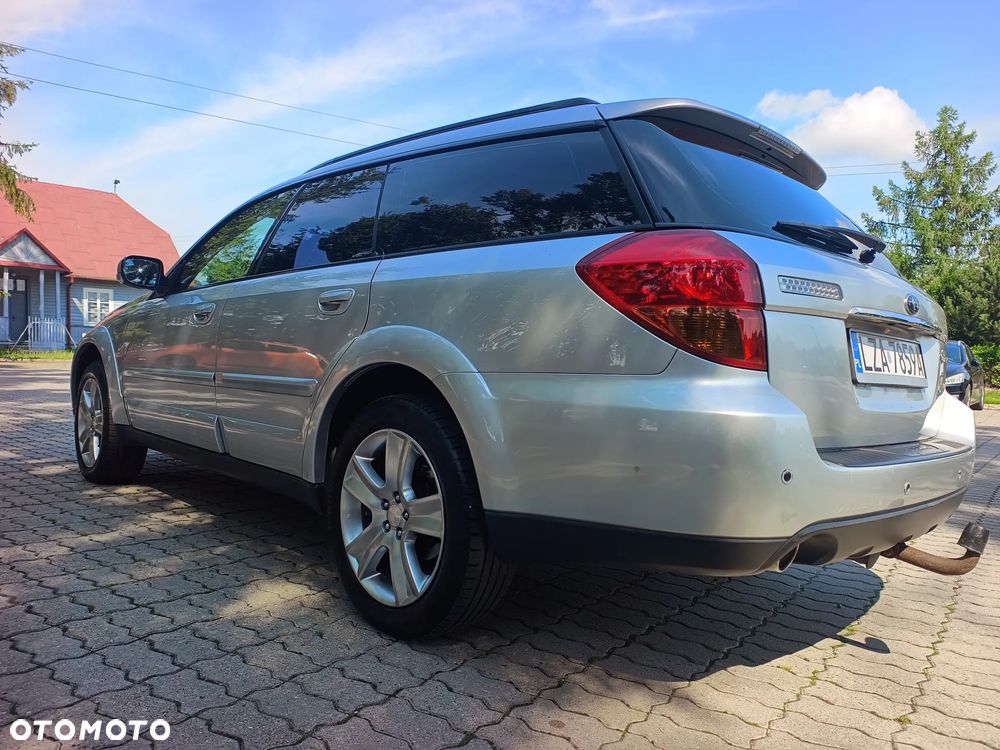 Subaru Outback 3.0 H6 - 8