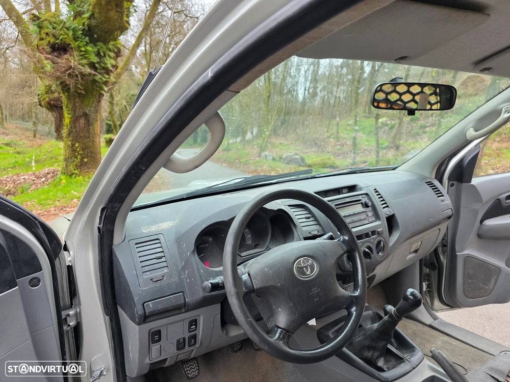 Toyota Hilux 4x4 Extra Cab Sol - 17