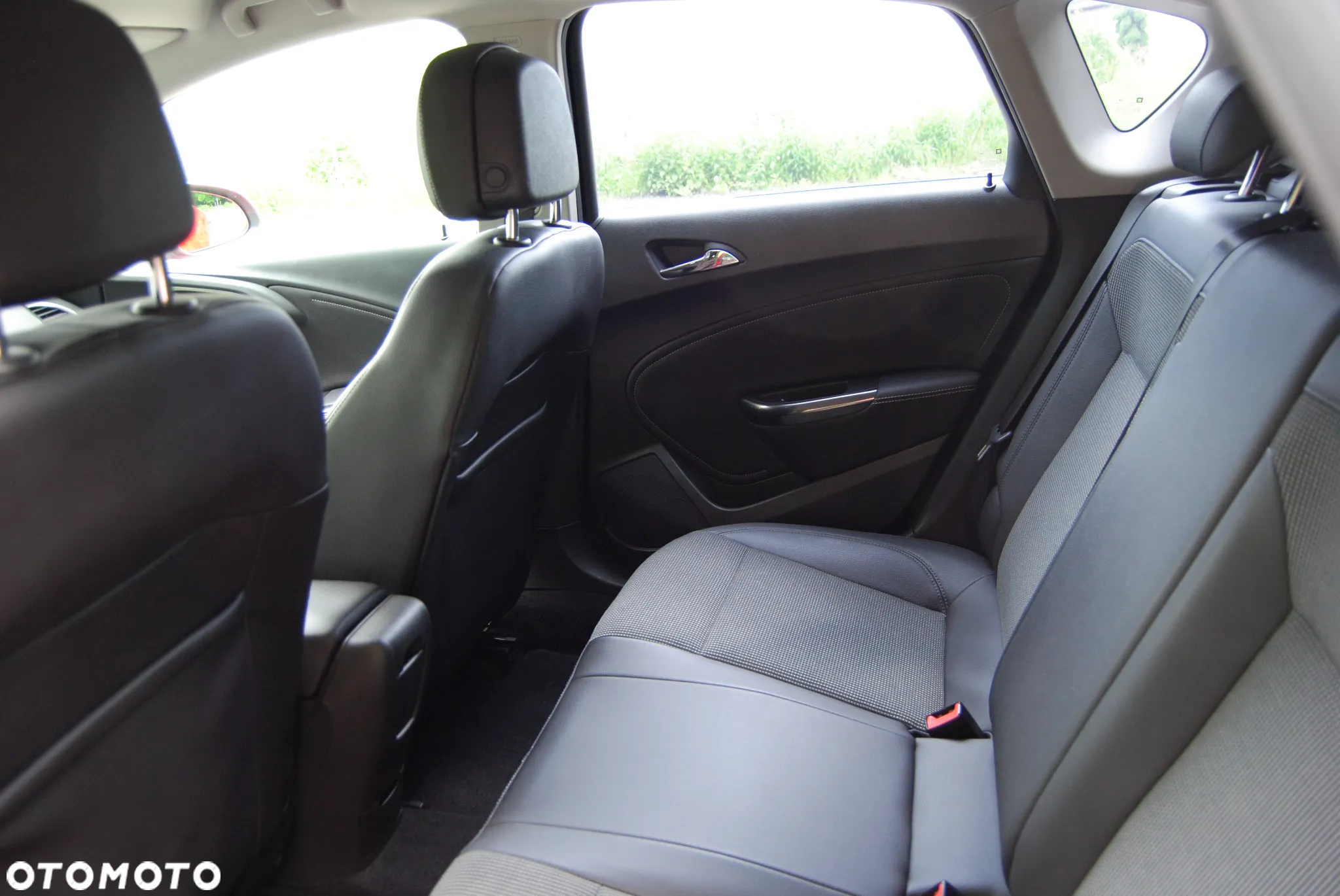 Opel Astra IV 2.0 CDTI Cosmo - 19
