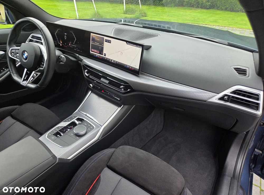 BMW Seria 3 330i xDrive M Sport - 28