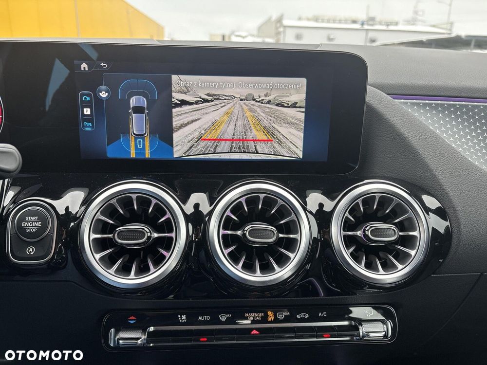 Mercedes-Benz GLA - 21