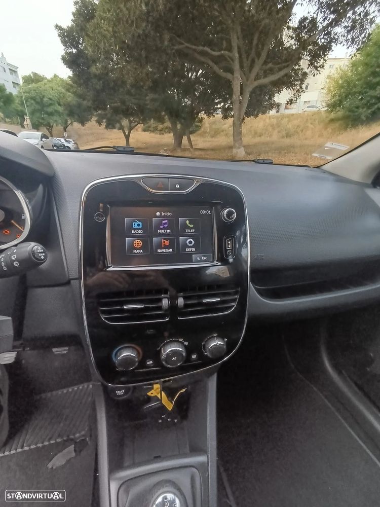 Renault Clio Sport Tourer 1.5 dCi Dynamique S - 17