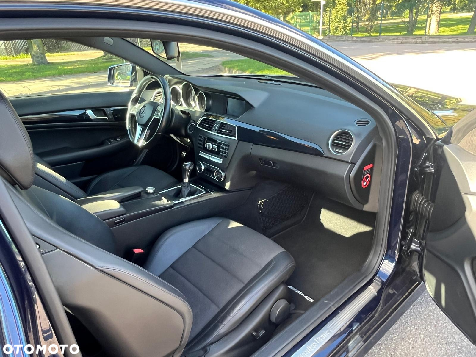 Mercedes-Benz Klasa C 180 CGI BlueEff - 11