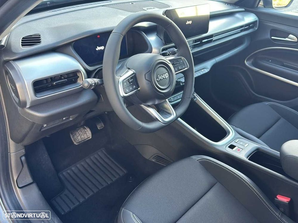 Jeep Avenger 1.2 e-Hybrid Summit DCT - 13