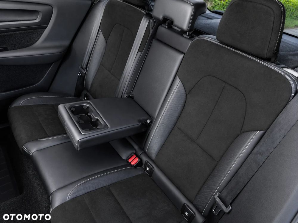 Volvo XC 40 B4 B R-Design - 27
