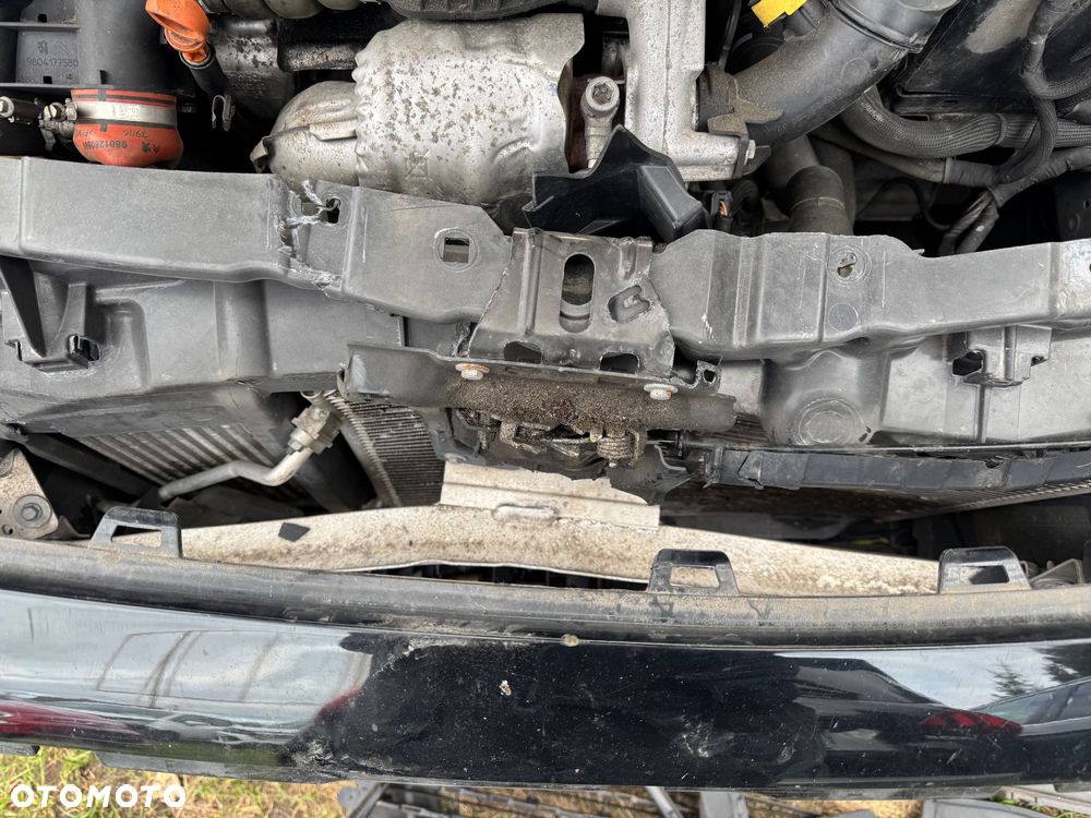 Peugeot 2008 1.6 BlueHDi Allure S&S - 15