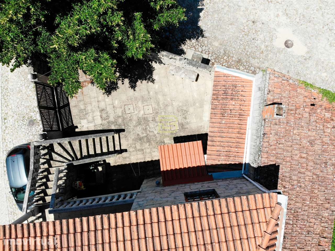 Localizada na aldeia de Santo Estevão, esta encantadora moradia de tip - Grande imagem: 4/23