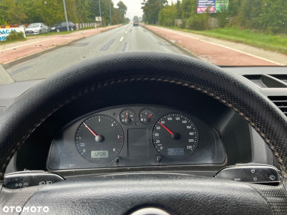 Volkswagen Transporter T5 TDI L2 - 15