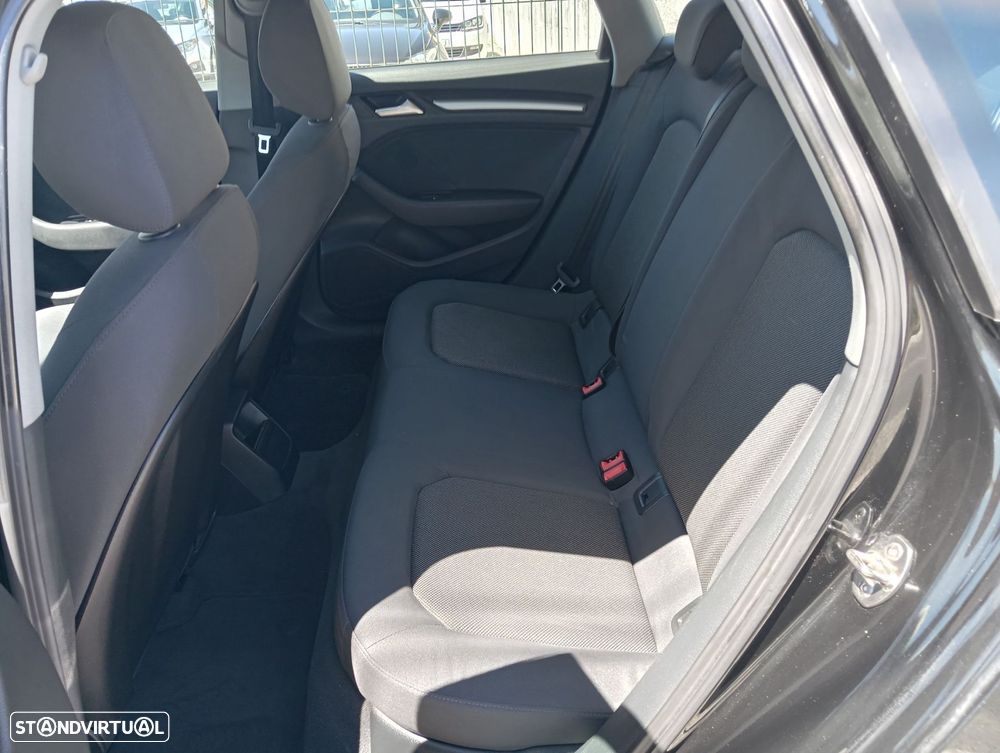 Audi A3 Sportback 1.6 TDI Attraction - 15