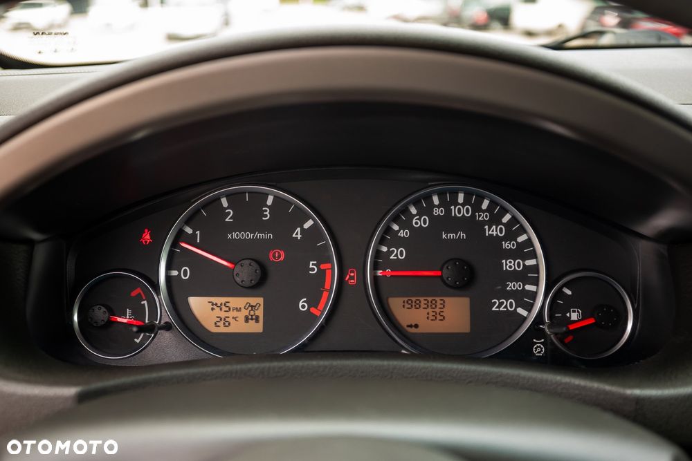 Nissan Pathfinder 2.5 dCi Premium - 18