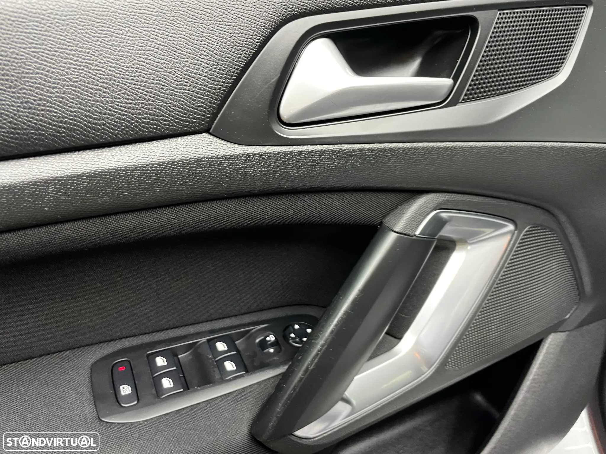 Peugeot 308 SW 1.6 BlueHDi Style - 24