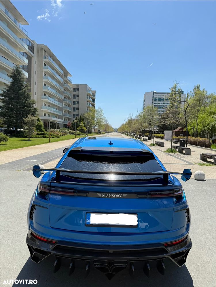 Lamborghini URUS - 12