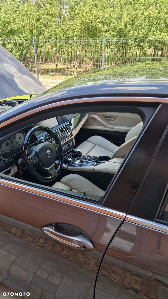 BMW Seria 5 525d - 21