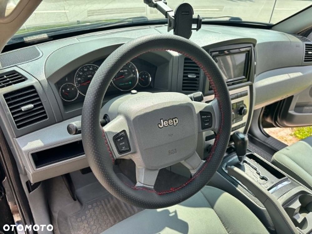Jeep Grand Cherokee - 8