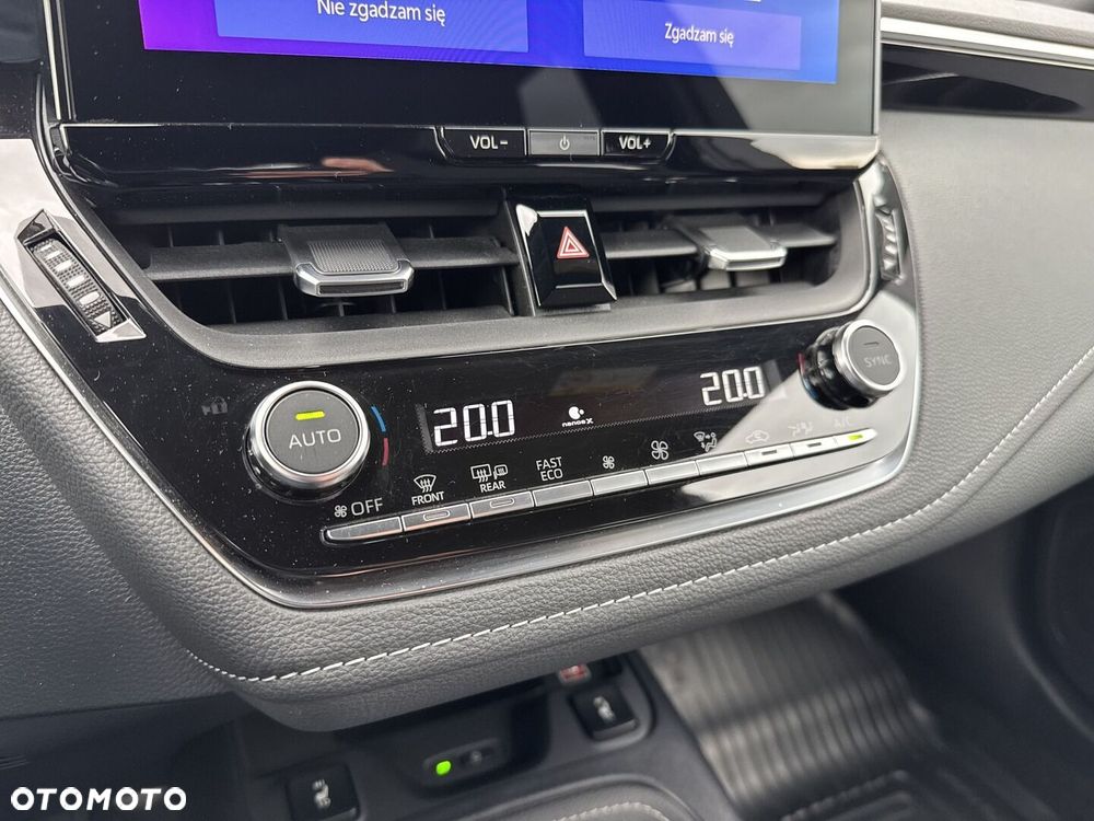 Toyota Corolla - 24