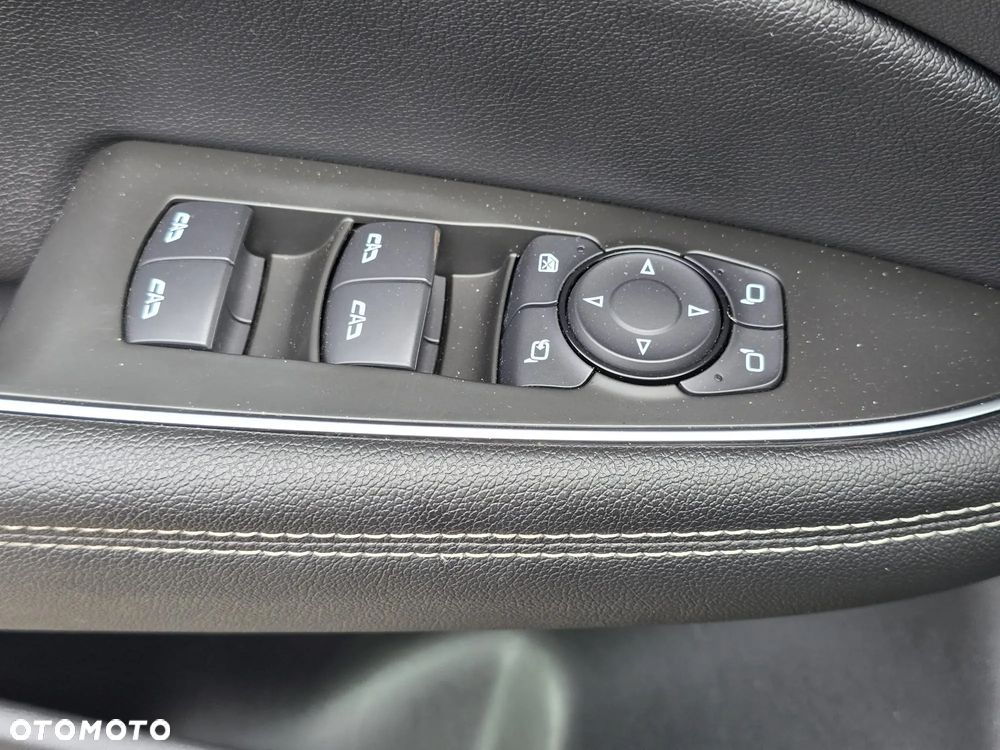Opel Insignia - 25