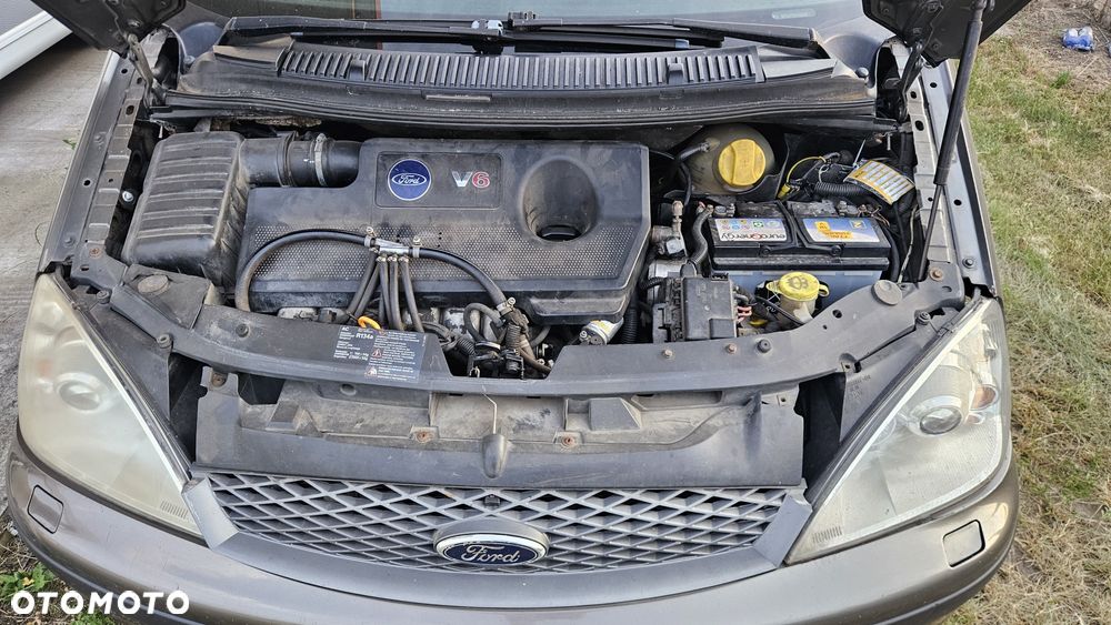 Ford Galaxy - 8