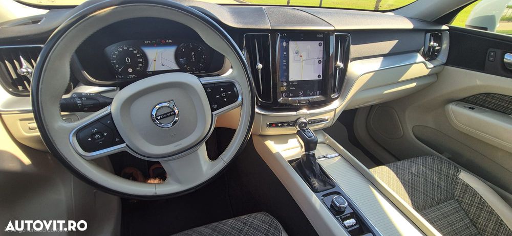 Volvo XC 60 D4 AWD Momentum - 20