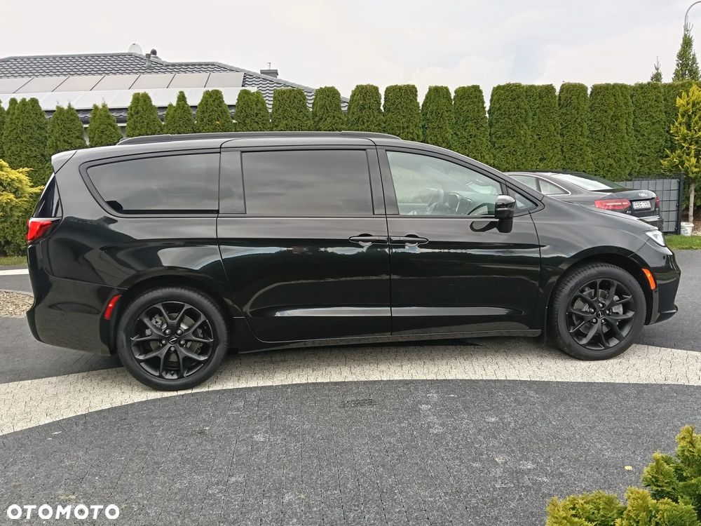 Chrysler Pacifica - 10