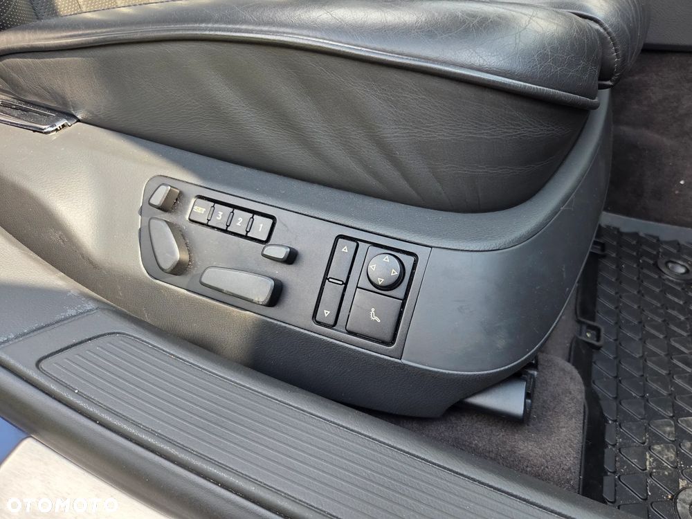 Volkswagen Phaeton 4.2 V8 4MOTION Automatik (5 Sitzer) - 30