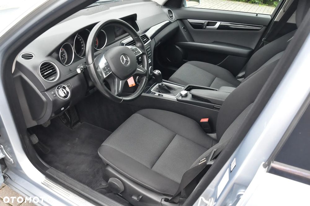 Mercedes-Benz Klasa C 200 CDI DPF (BlueEFFICIENCY) - 22