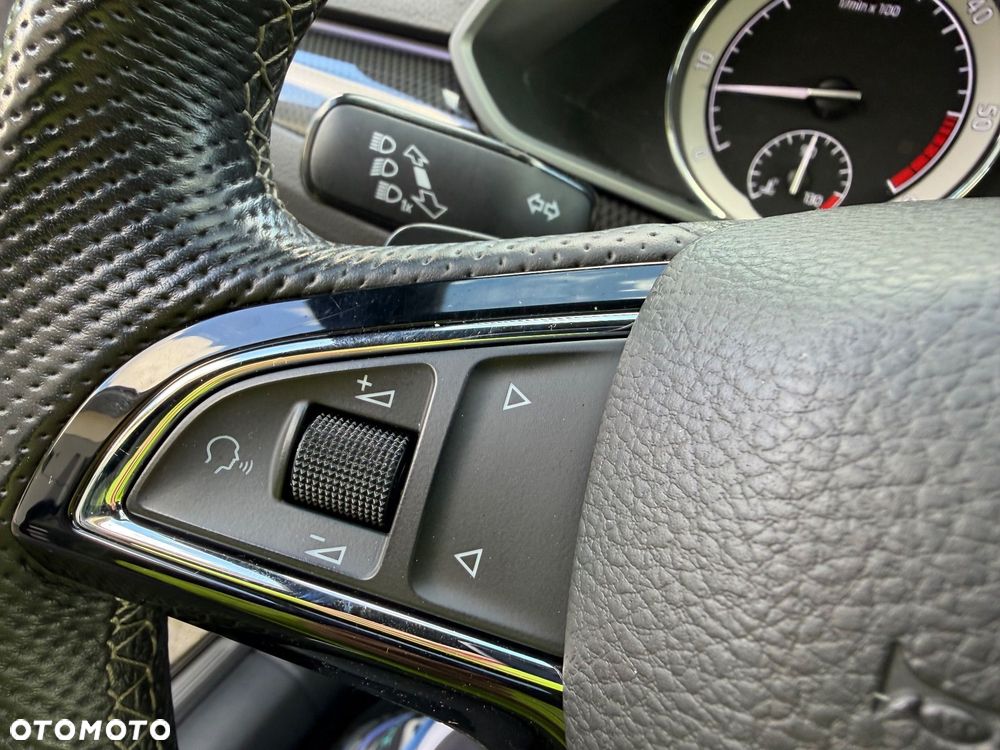 Skoda Superb 2.0 TDI DSG Sportline - 31