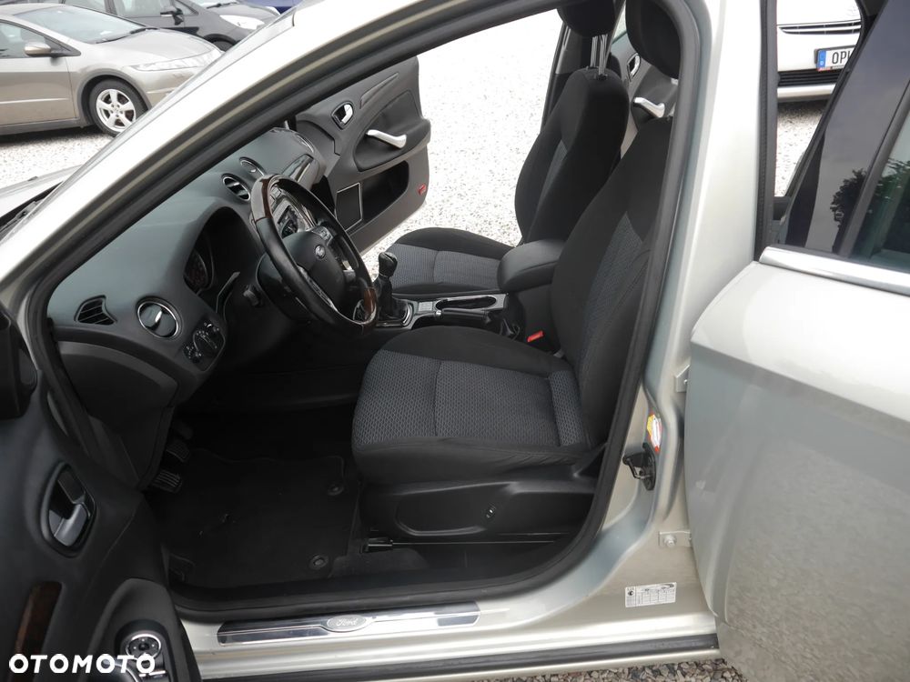 Ford Mondeo 2.0 Ghia Executive - 6