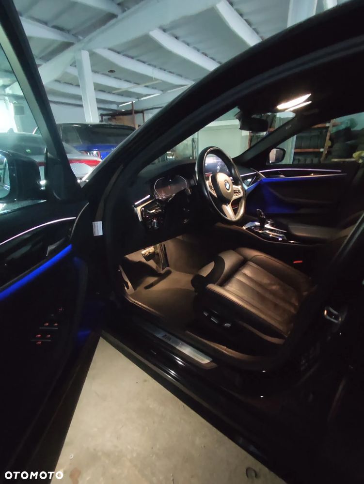BMW Seria 5 530d xDrive M Sport Edition - 28