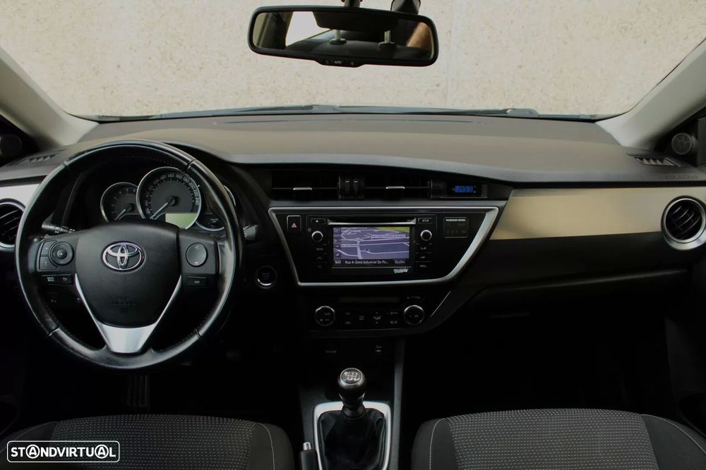 Toyota Auris 1.4 D-4D Exclusive+Navi - 24