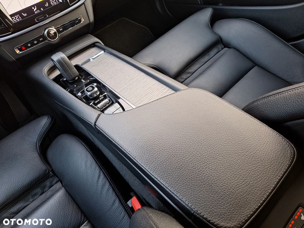 Volvo V90 Cross Country B5 D AWD Pro - 33