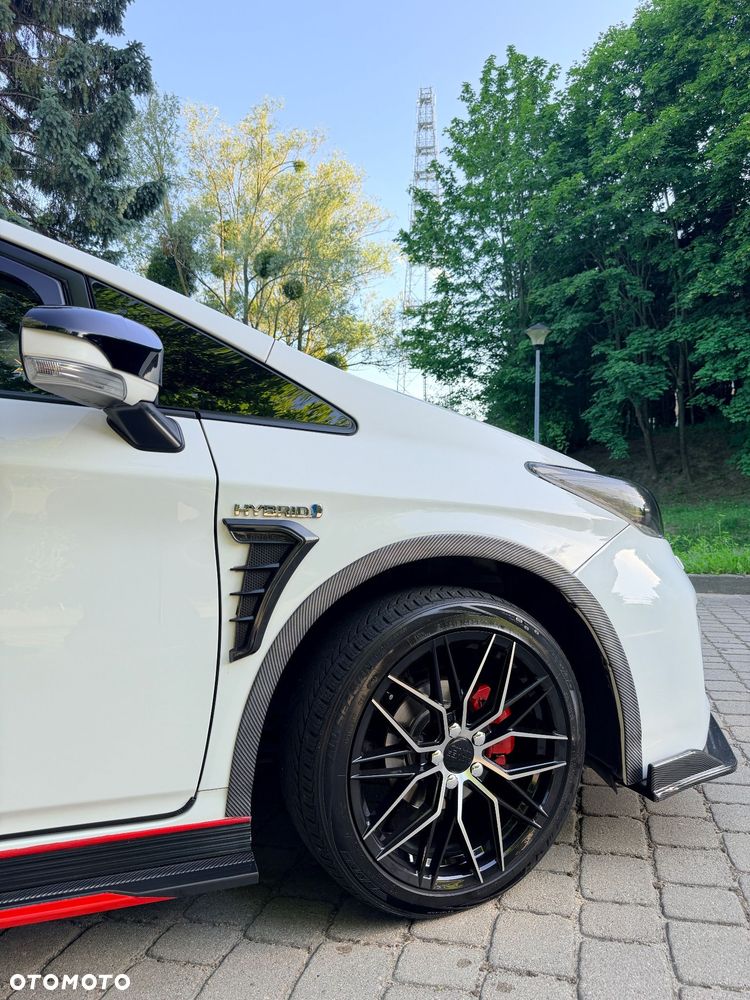 Toyota Prius 1.8 HSD Premium - 4