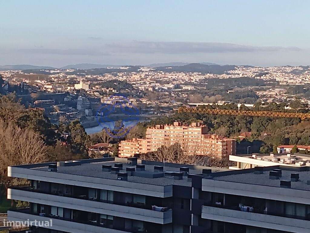 Apartamento duplex, A.C., estacionamento 4 carros, 2 arrumos, ao El Co - Grande imagem: 2/50