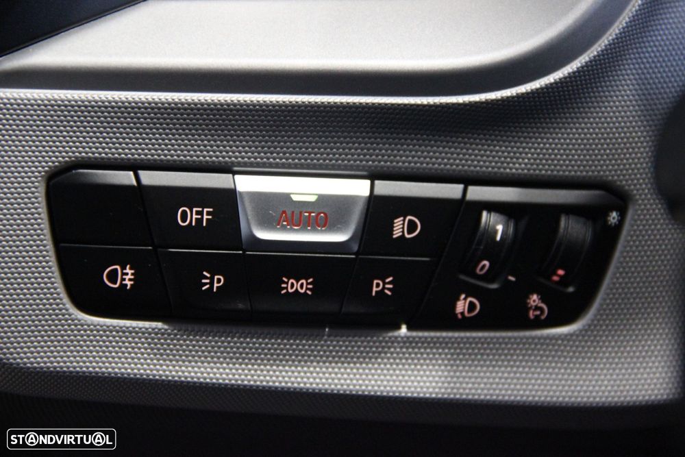 BMW 116 d Line Luxury Auto - 11