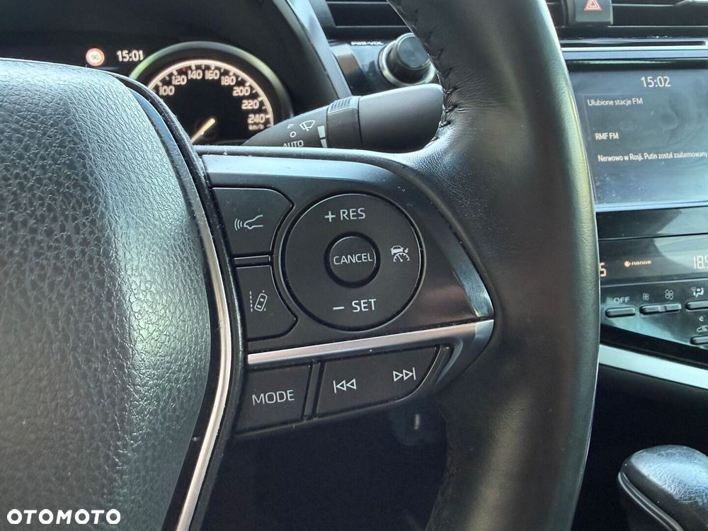 Toyota Camry 2.5 Hybrid Comfort CVT - 21