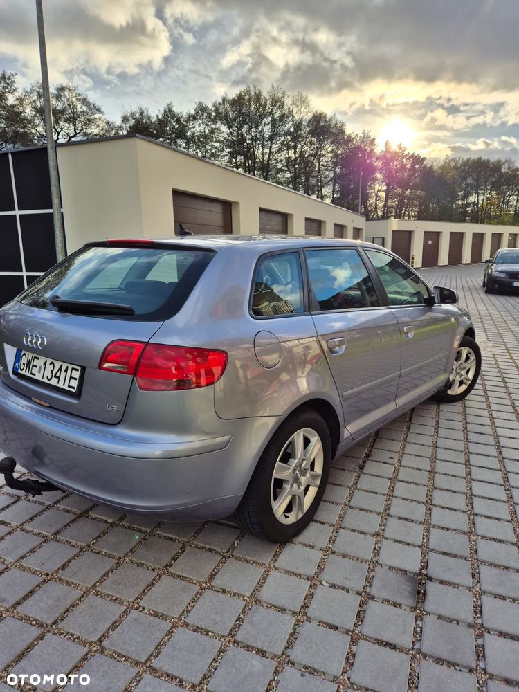 Audi A3 Sportback 1.6 FSI Ambiente - 3