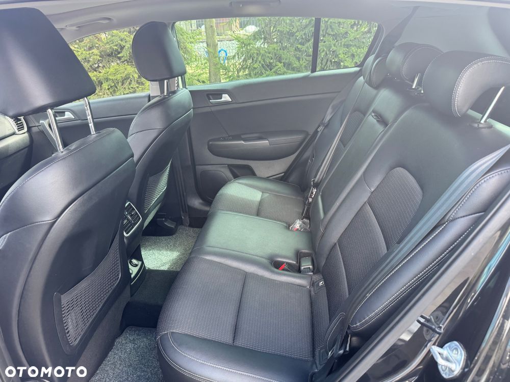 Kia Sportage 1.6 CRDI AWD Eco-Dynamics+ (48V M-H) DCT GT LINE - 6