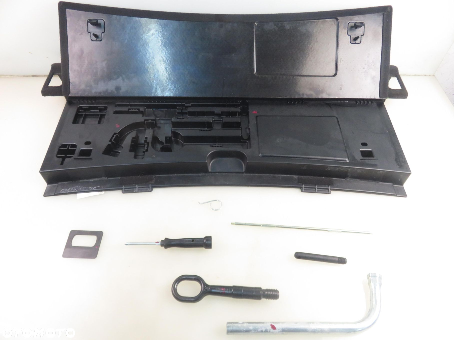 WYKŁADZINA DYWAN SCHOWEK Z BAGAŻNIKA Z KLUCZAMI AUDI A4 B8 8K9861529B - 10