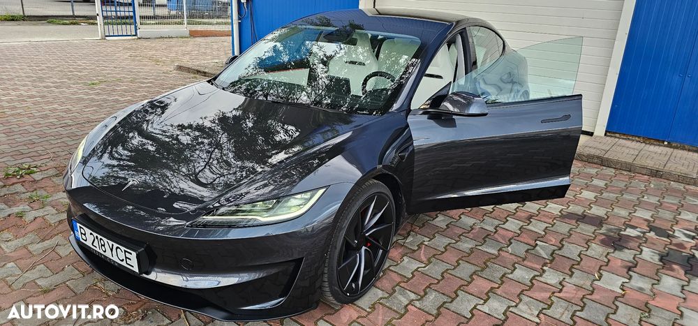 Tesla Model 3 Performance - 1