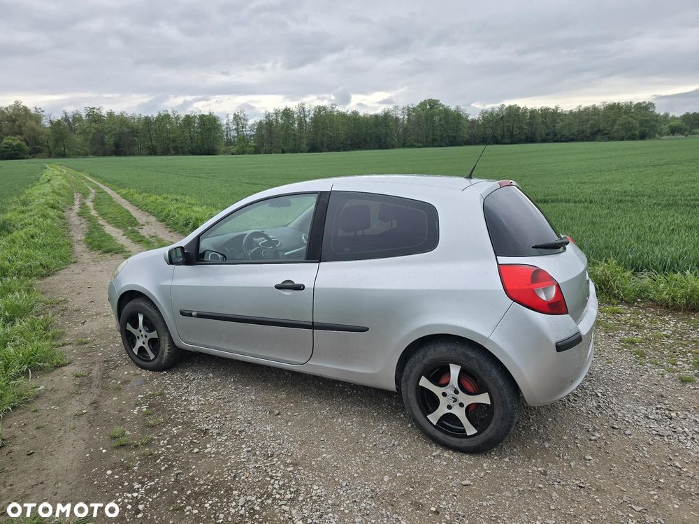 Renault Clio 1.5 dCi Dynamique - 3