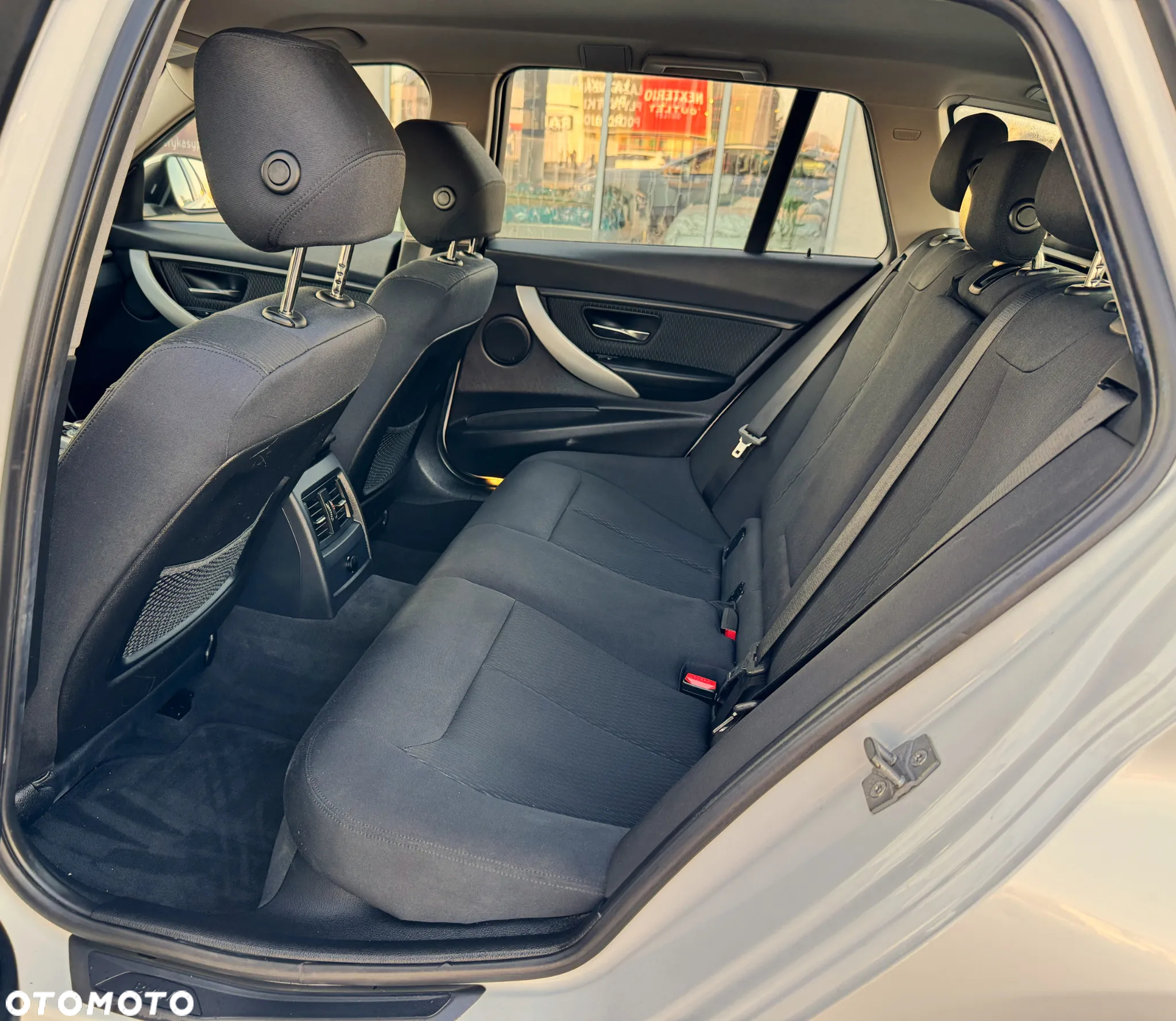 BMW Seria 3 320i Touring xDrive - 30
