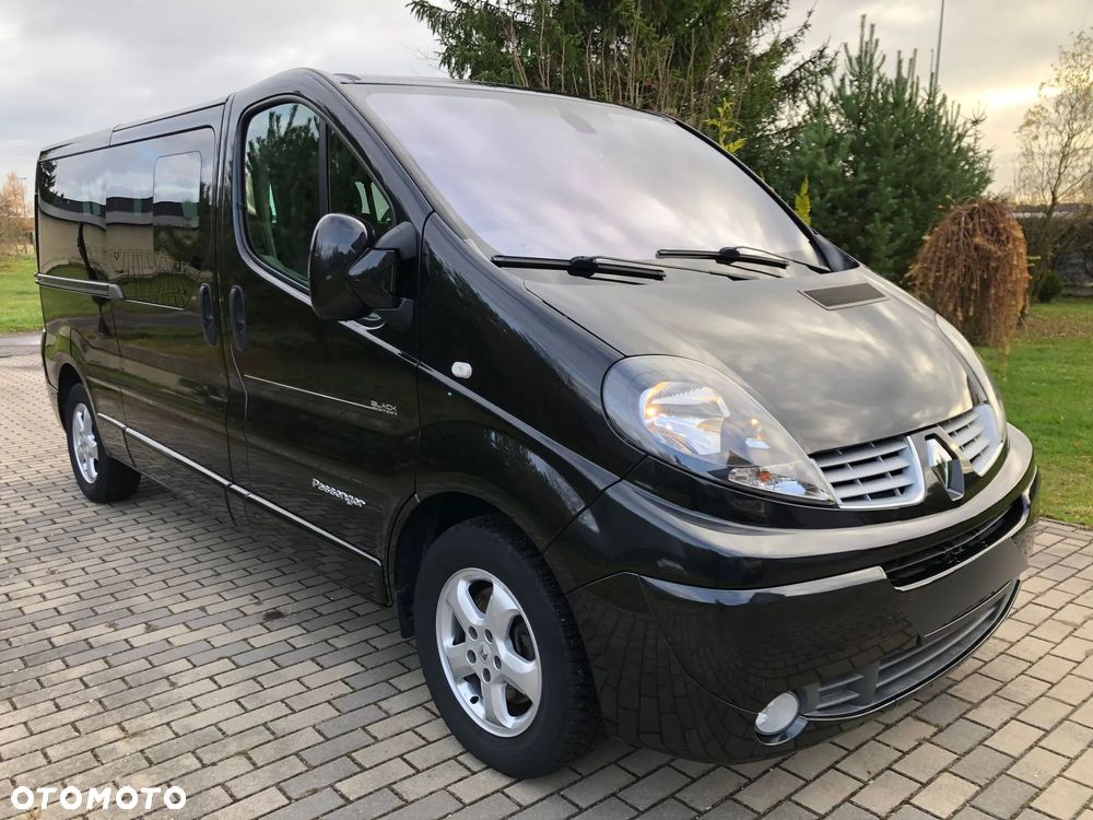 Renault Trafic Grand Passenger Black Edition - 3