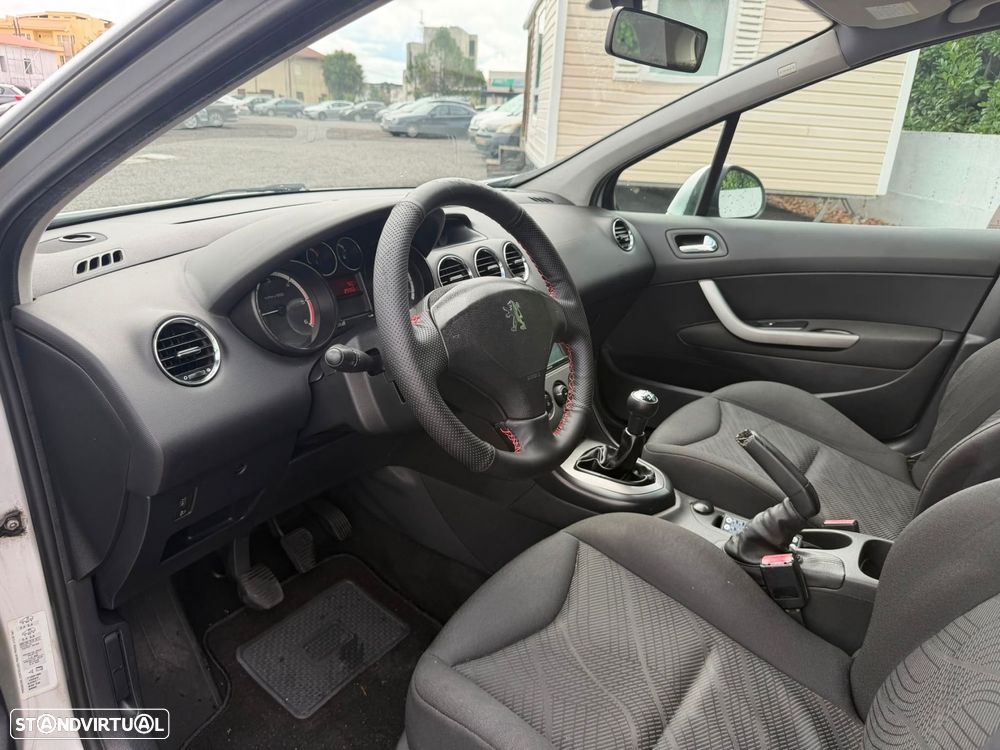 Peugeot 308 1.6 HDi Executive - 4