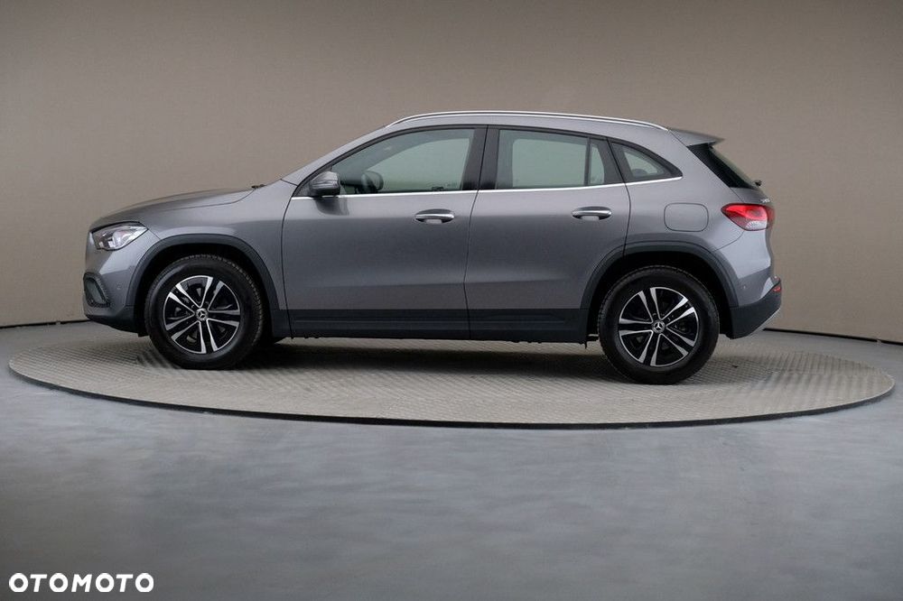 Mercedes-Benz GLA - 4