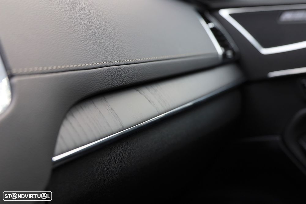 Volvo XC 90 2.0 B5 Inscription AWD - 29