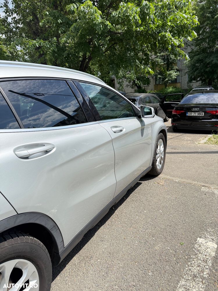 Mercedes-Benz GLA 220 d 4MATIC Aut. - 9